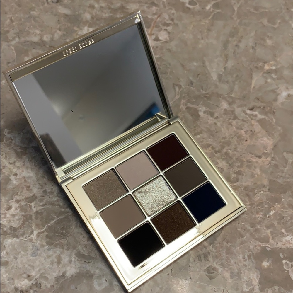 Bobbi Brown Caviar and Rubies Eyeshadow Pallet